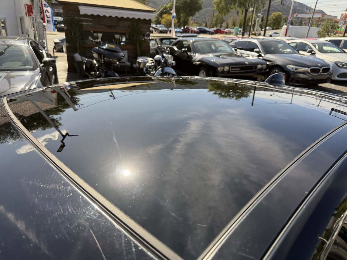 Used 2017 Jaguar XE Premium image 18