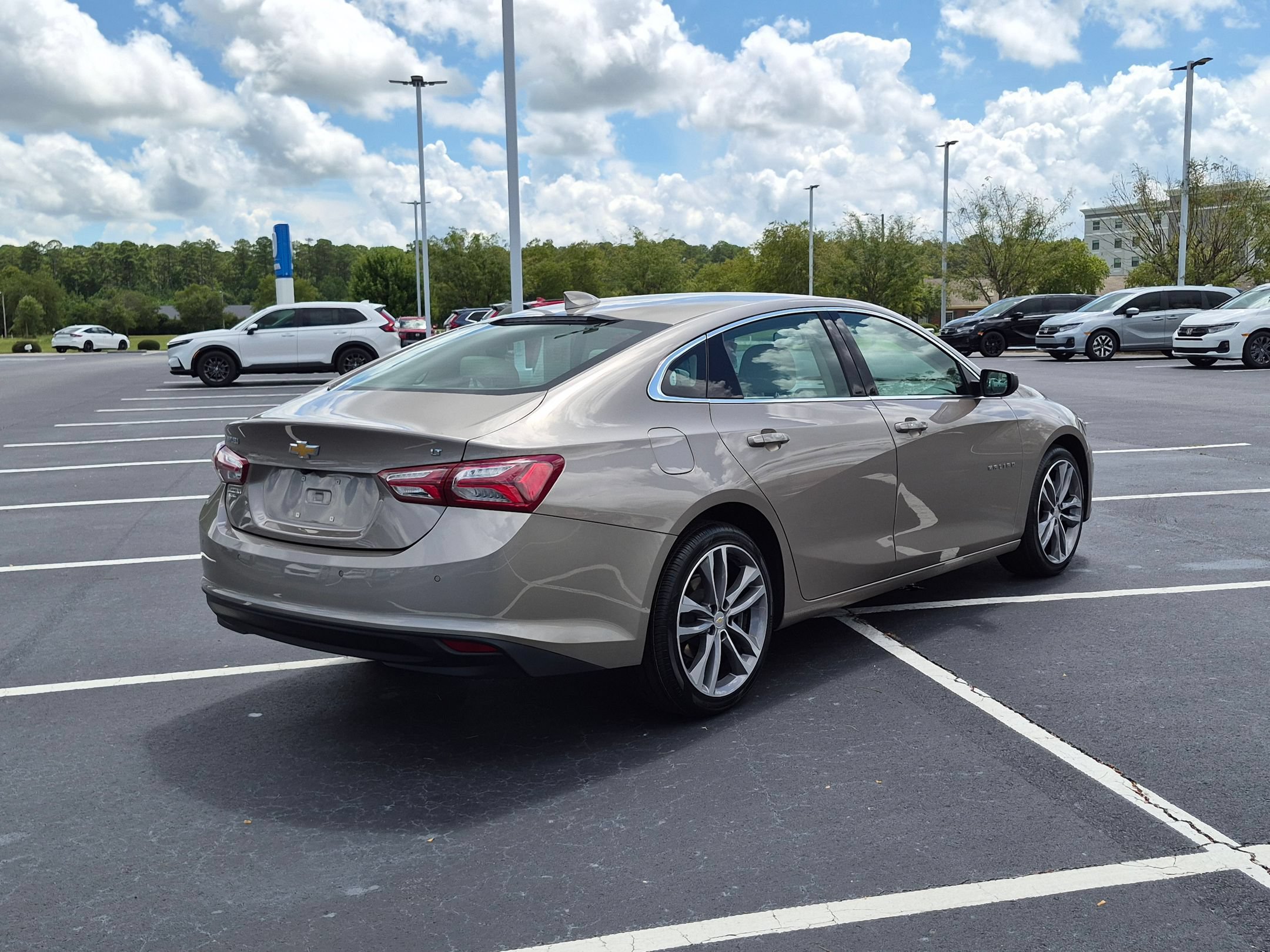 Used 2024 Chevrolet Malibu LT FWD image 3