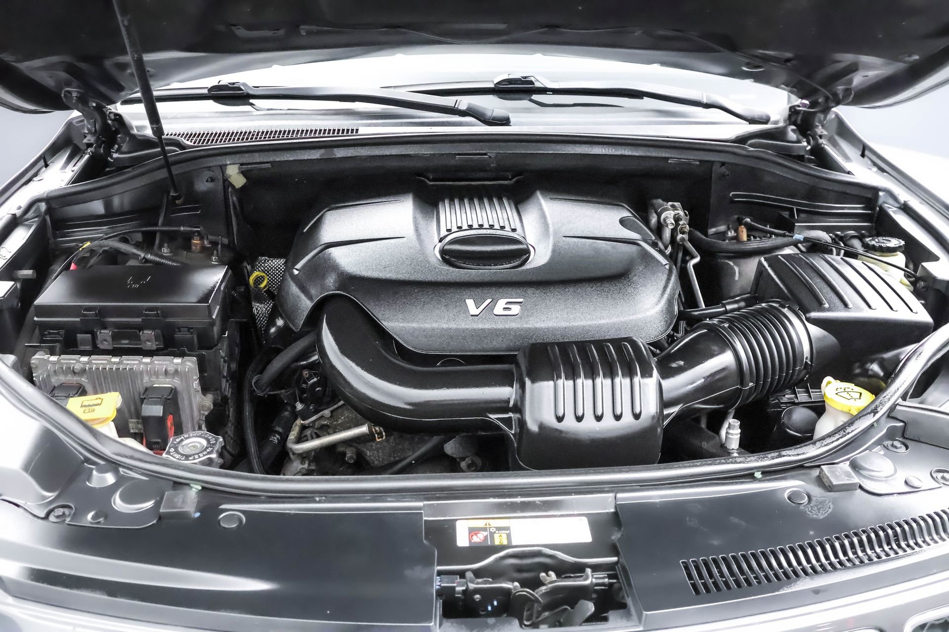 Used 2015 Jeep Grand Cherokee Overland w/ Advanced Technology Group image 41