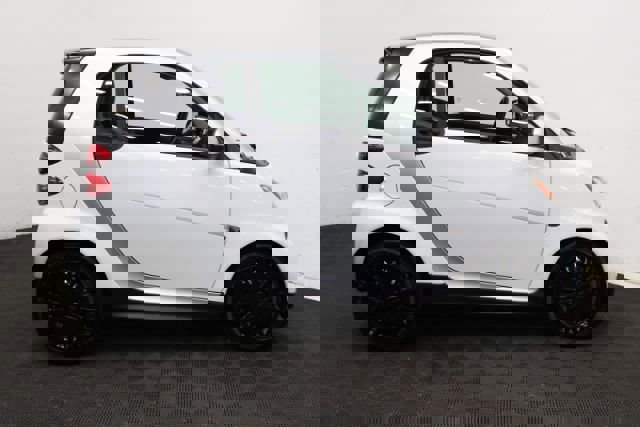 Used 2015 smart fortwo pure image 4