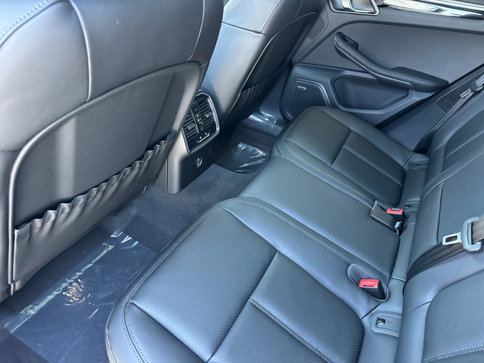 New 2026 Porsche Macan S AWD/4WD image 13