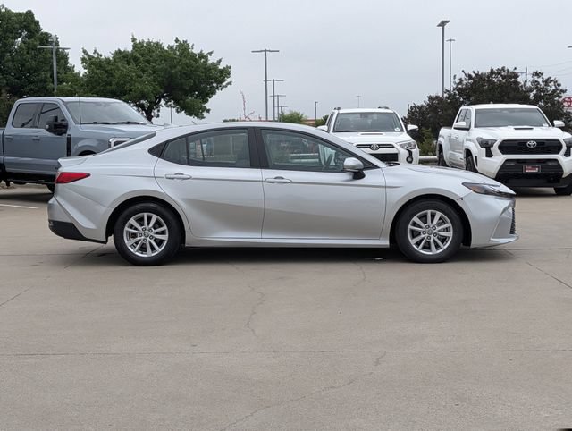 Used 2025 Toyota Camry LE FWD image 4