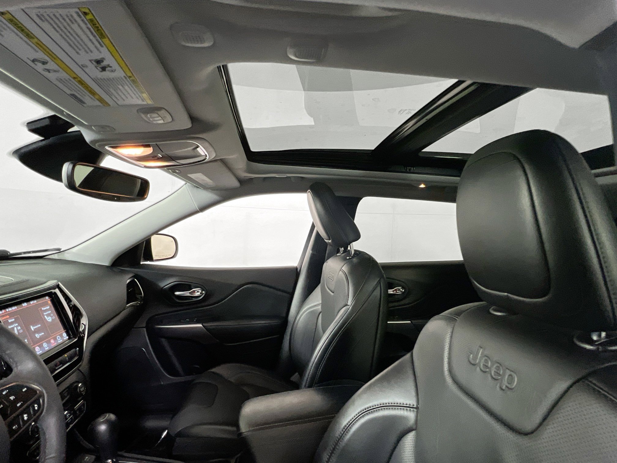 Used 2022 Jeep Cherokee Limited AWD/4WD image 20