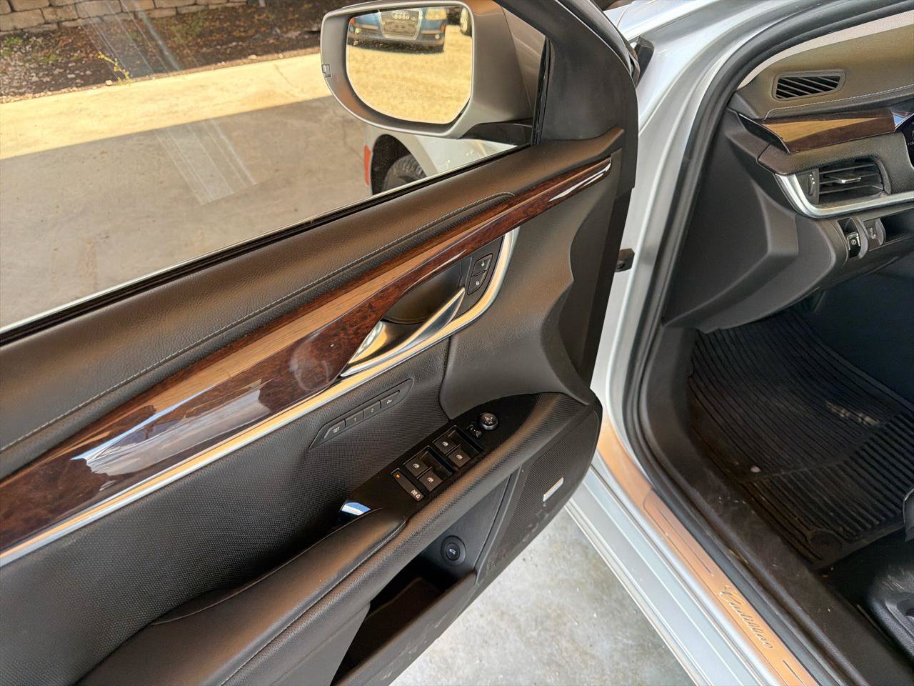 Used 2015 Cadillac XTS Luxury w/ Driver Awareness Package FWD image 13