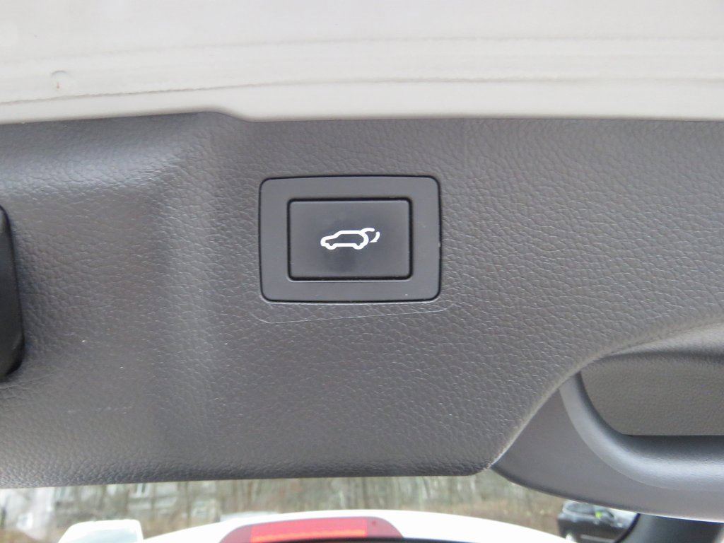 Used 2017 Hyundai Santa Fe Limited image 19