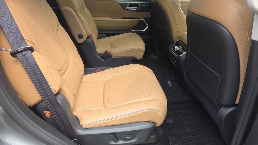 New 2027 INFINITI QX80 Luxe w/ Cargo Package AWD/4WD image 12