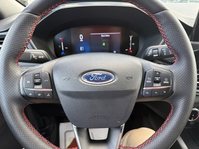 Used 2025 Ford Escape ST-Line Select AWD/4WD image 29