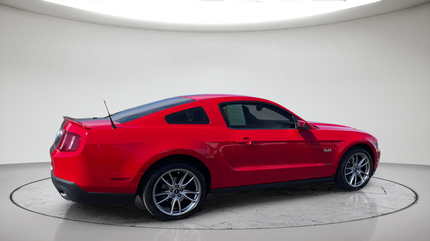 Used 2011 Ford Mustang GT Premium w/ Brembo Brake Pkg RWD image 4