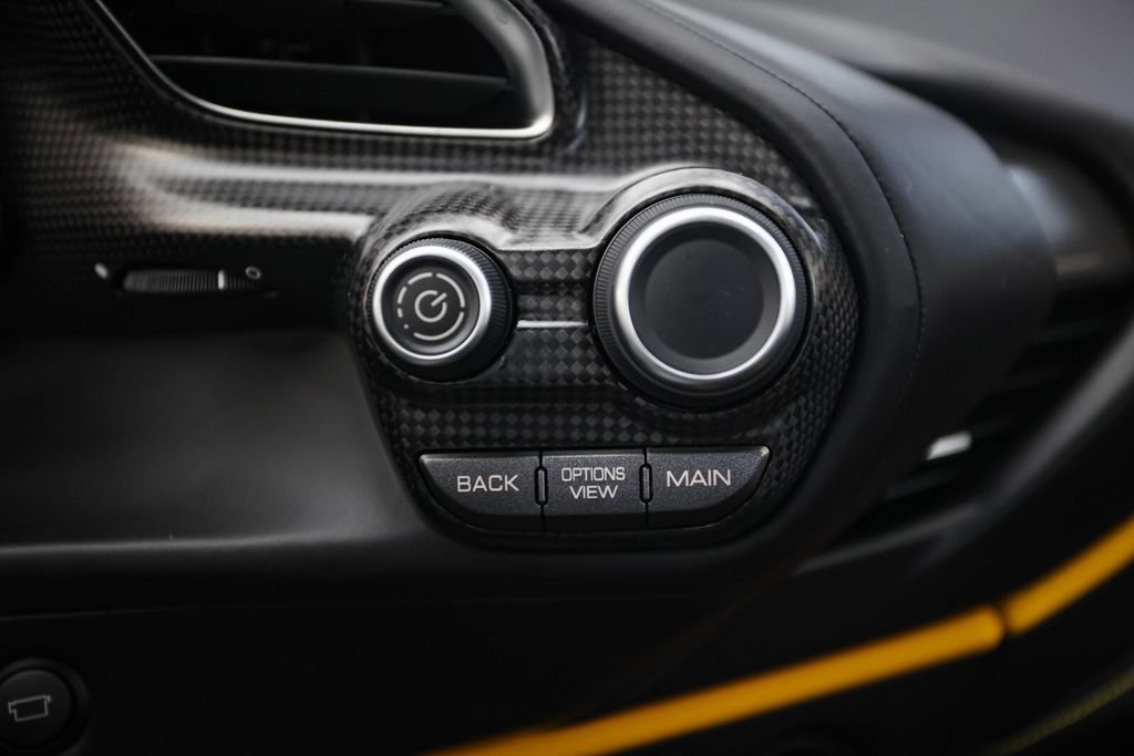 Used 2019 Ferrari 488 Pista Coupe RWD image 31