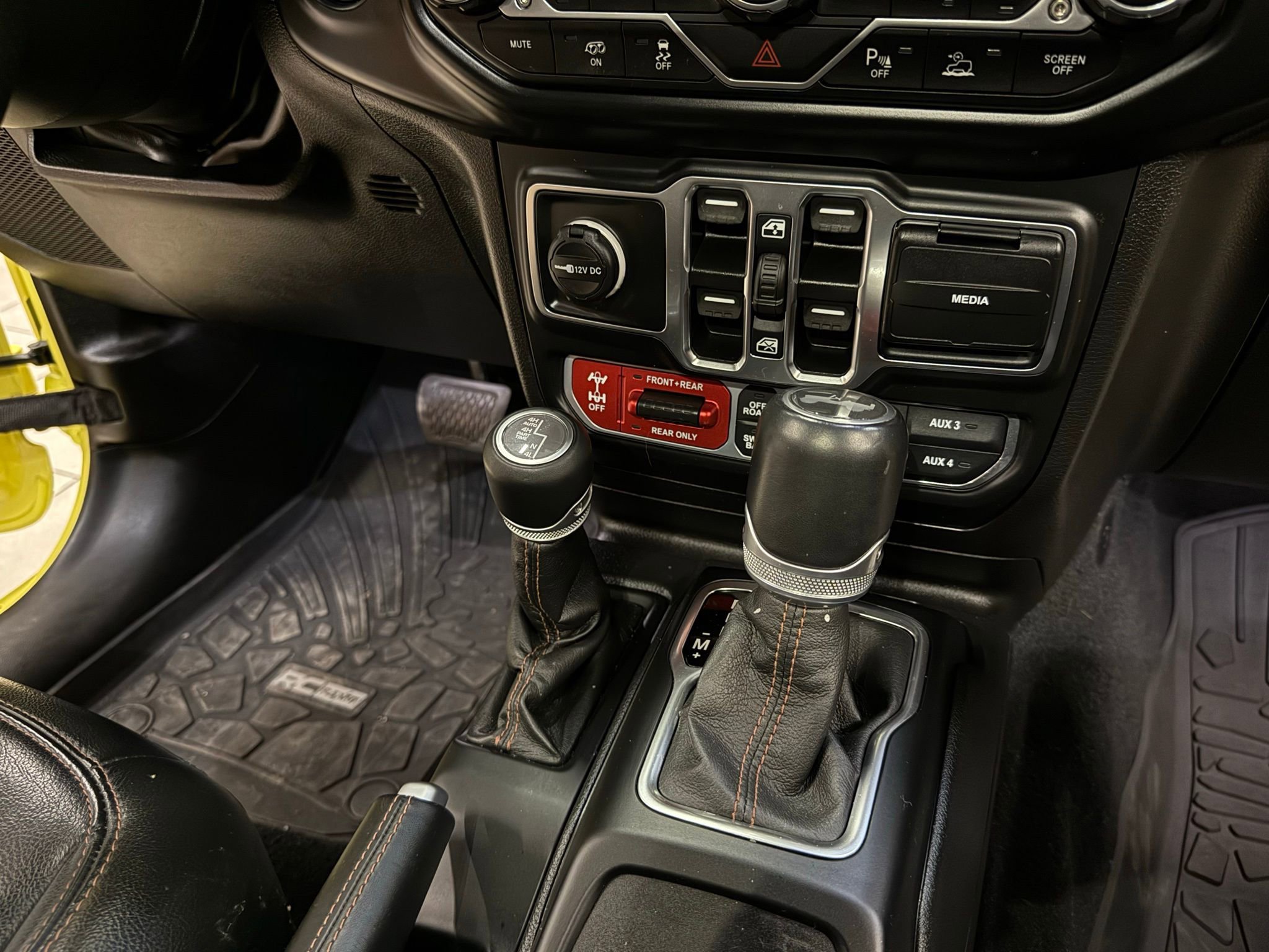 Used 2022 Jeep Wrangler Unlimited Rubicon w/ Trailer Tow Package image 17