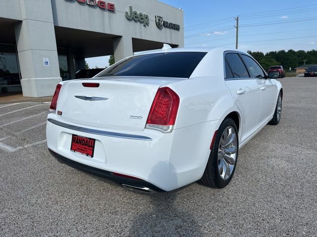 Certified 2021 Chrysler 300 Touring w/ Chrome Appearance Package RWD image 7
