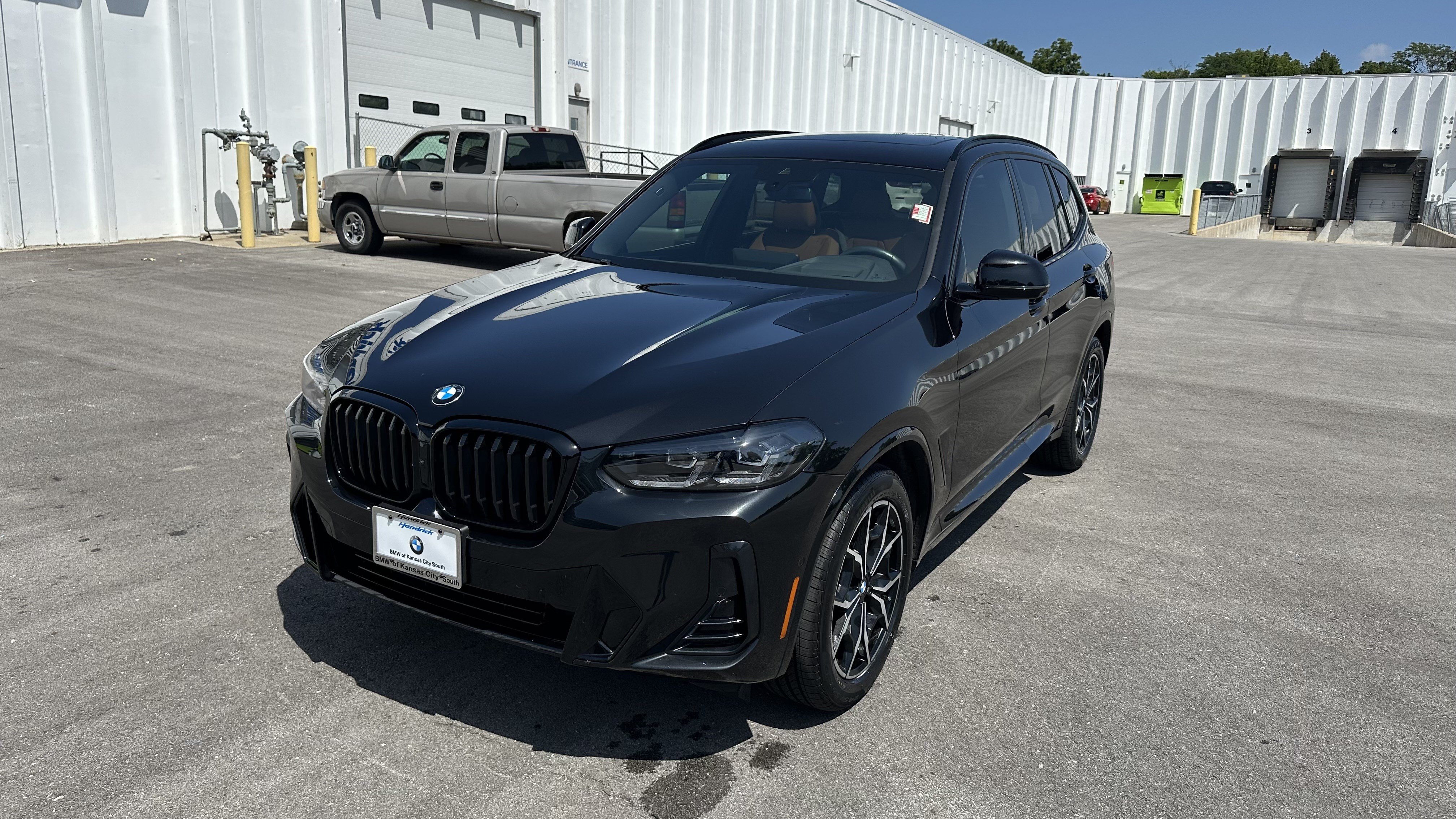 Used 2023 BMW X3 xDrive30i w/ M Sport Package AWD/4WD image 5