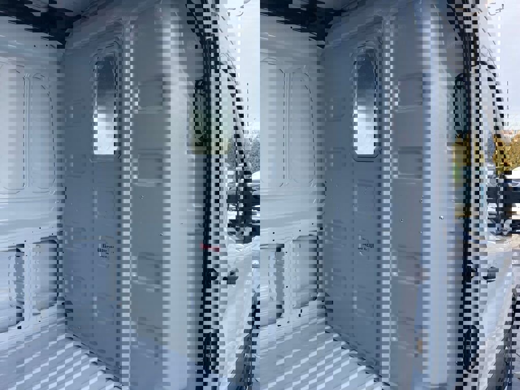 New 2025 Ford Transit 250 148 Medium Roof image 15