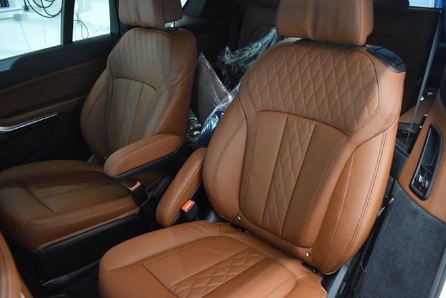 New 2027 BMW X7 M60i AWD/4WD image 7