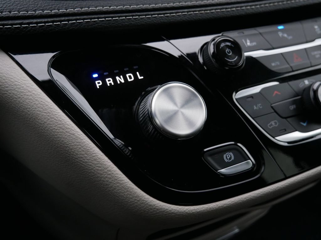 Used 2024 Chrysler Pacifica Limited FWD image 22