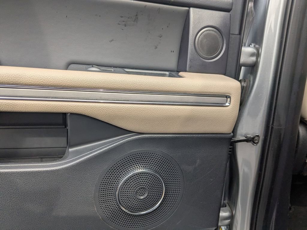 Used 2024 Ford Expedition Max Limited image 29