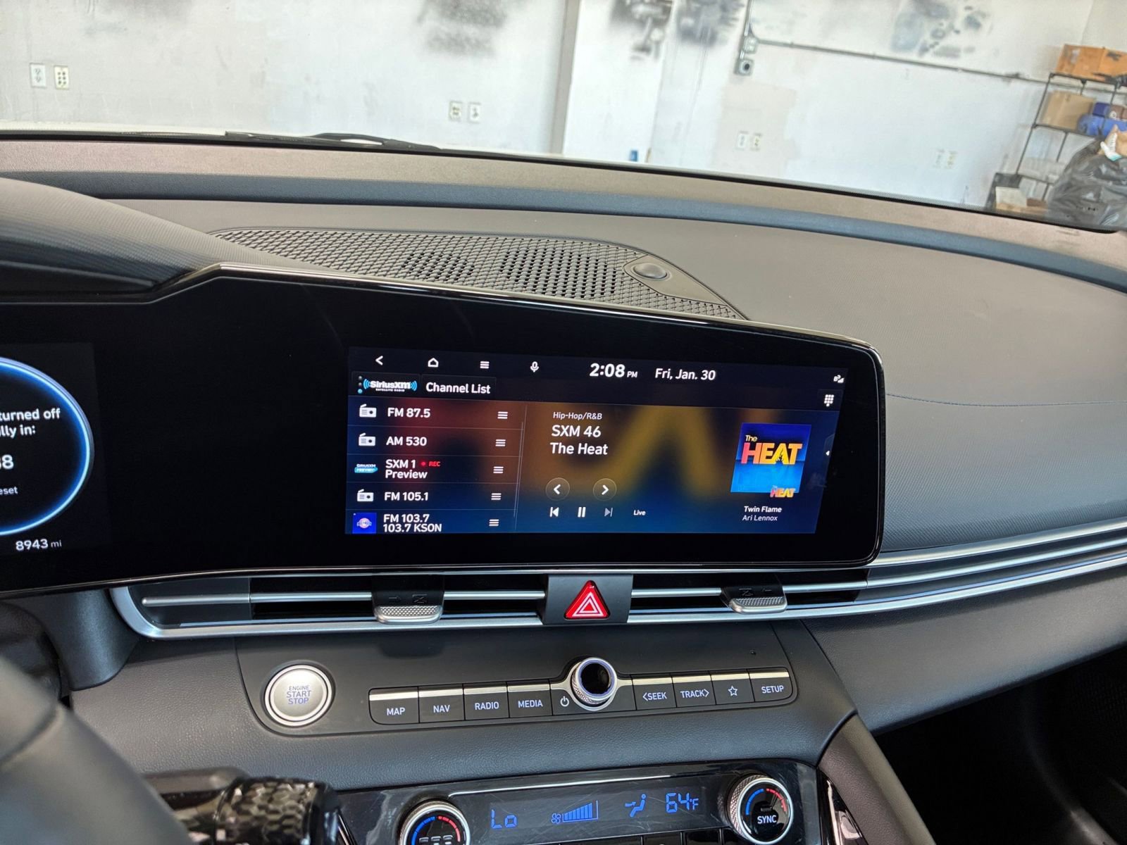 Used 2025 Hyundai Elantra Limited image 21