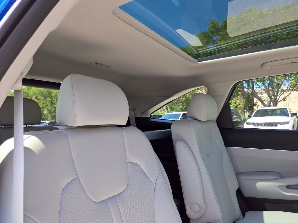 Used 2023 Kia Sorento EX w/ Panoramic Sunroof Package FWD image 19