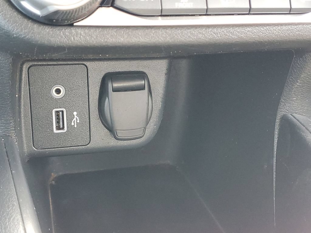 Used 2022 Nissan Versa SR w/ Convenience Package FWD image 27