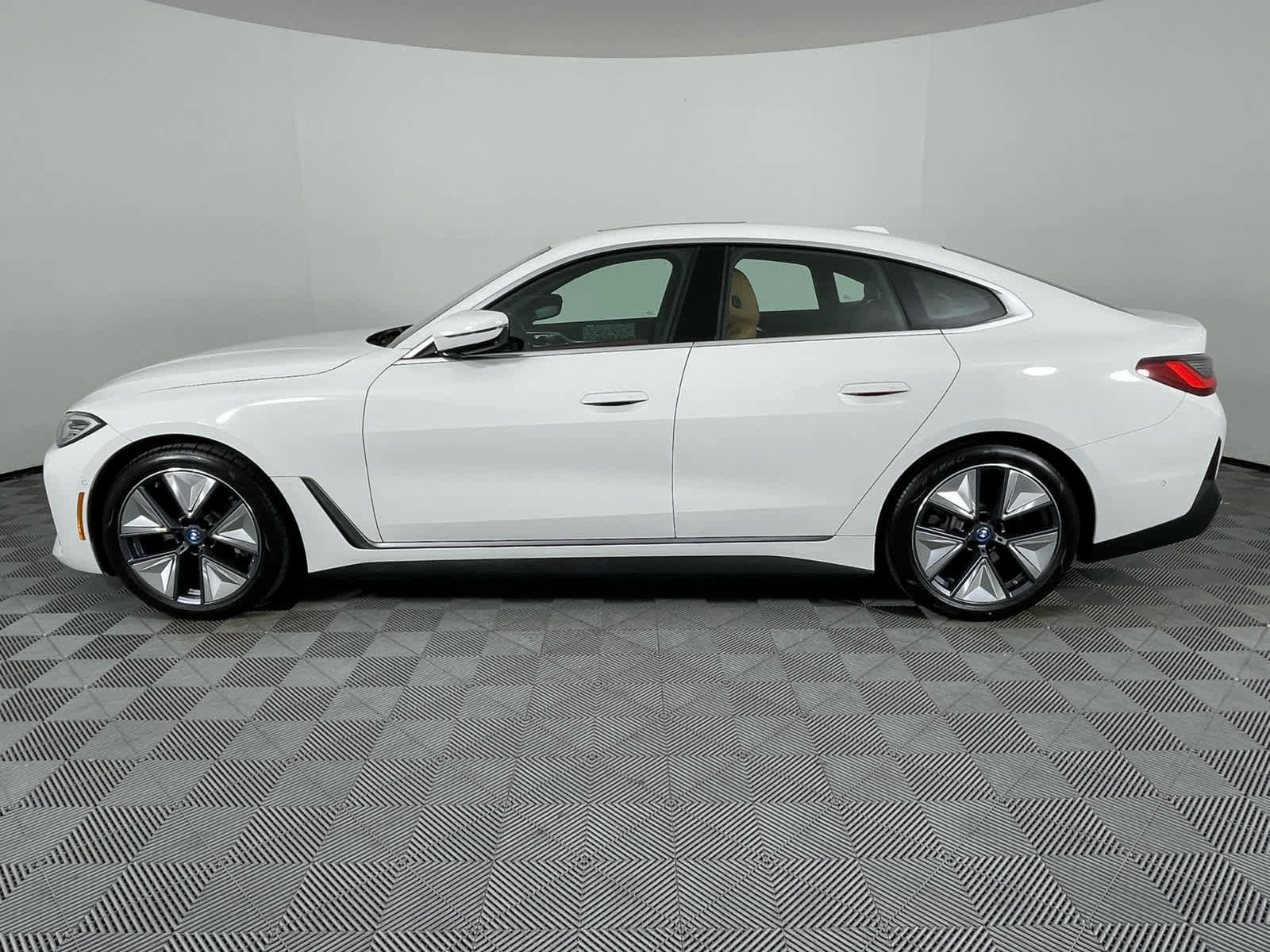 Certified 2023 BMW i4 eDrive35 image 6