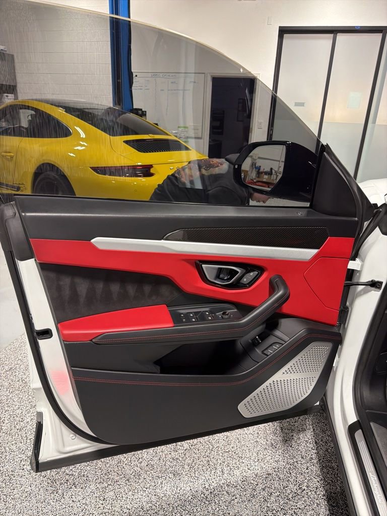 Used 2020 Lamborghini Urus AWD/4WD image 9