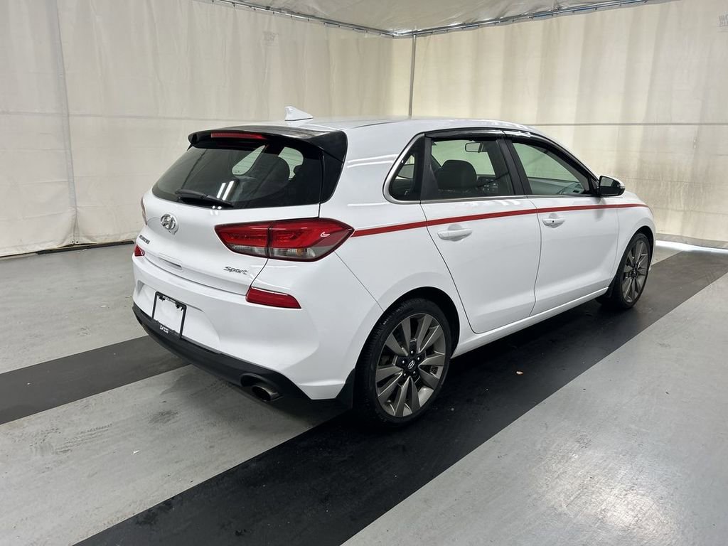 Used 2018 Hyundai Elantra GT Sport FWD image 2
