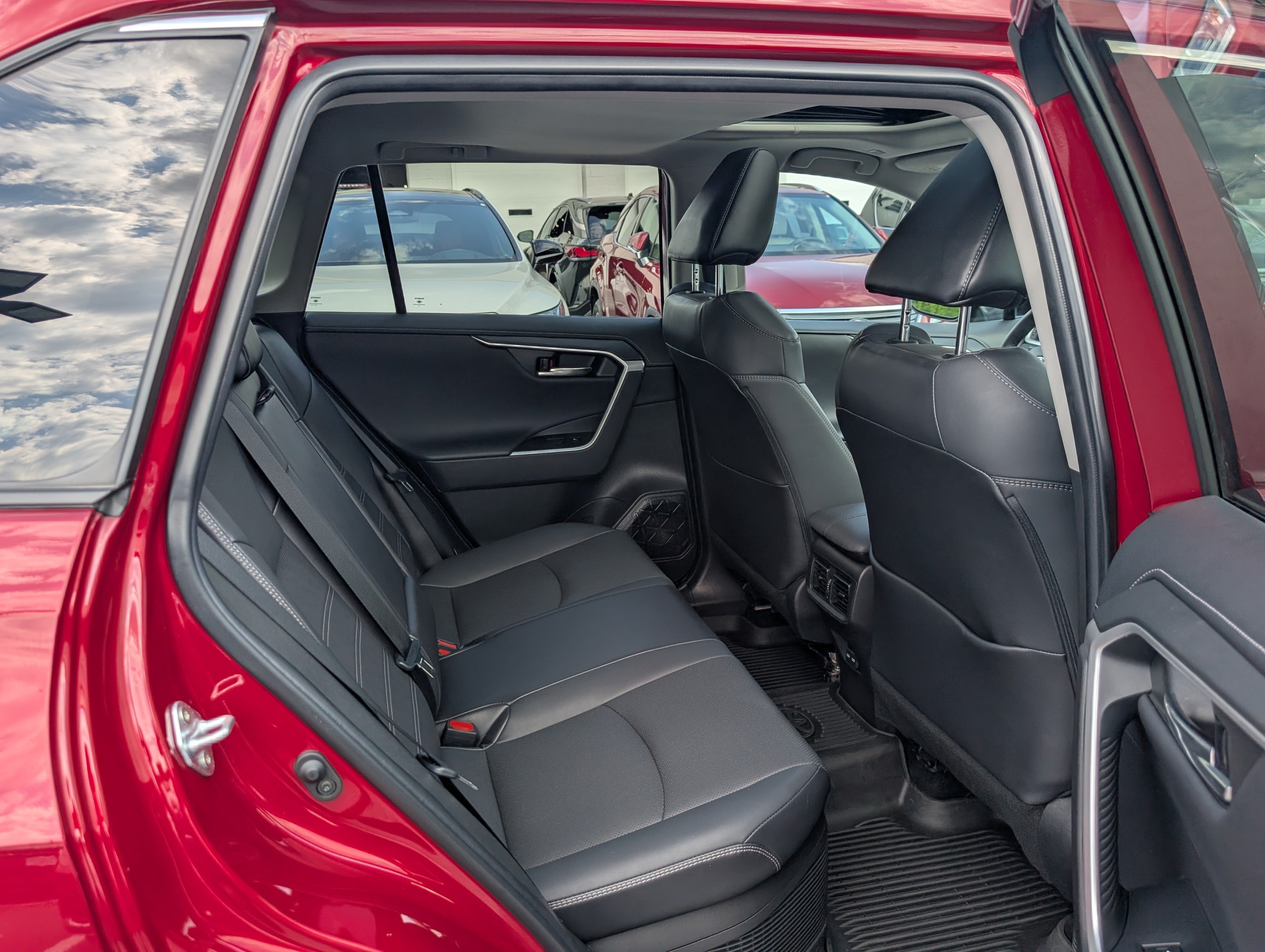 Used 2023 Toyota RAV4 Limited AWD/4WD image 12