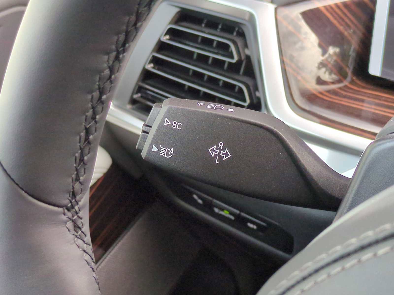 New 2026 BMW X5 xDrive40i w/ M Sport Package image 28