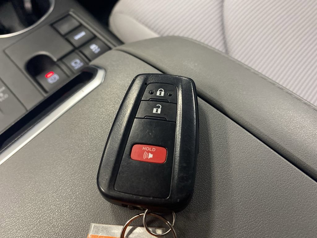 Used 2023 Toyota Highlander L image 35