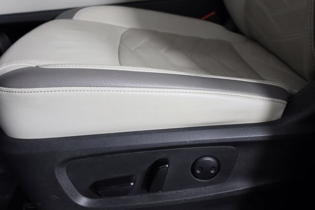 Used 2022 Nissan Pathfinder Platinum w/ Cargo Package FWD image 24