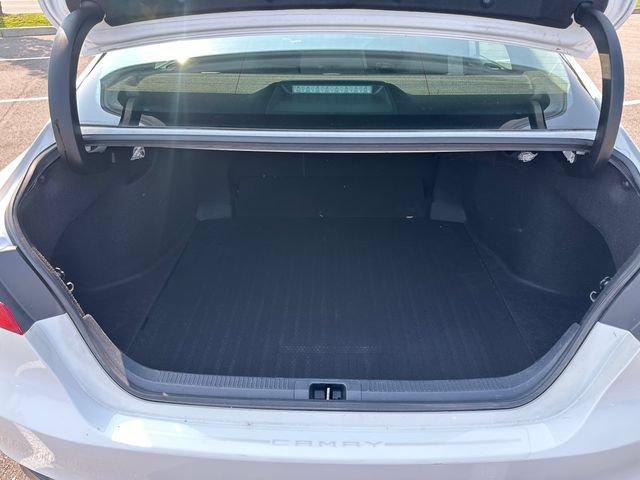 Used 2021 Toyota Camry LE FWD image 17