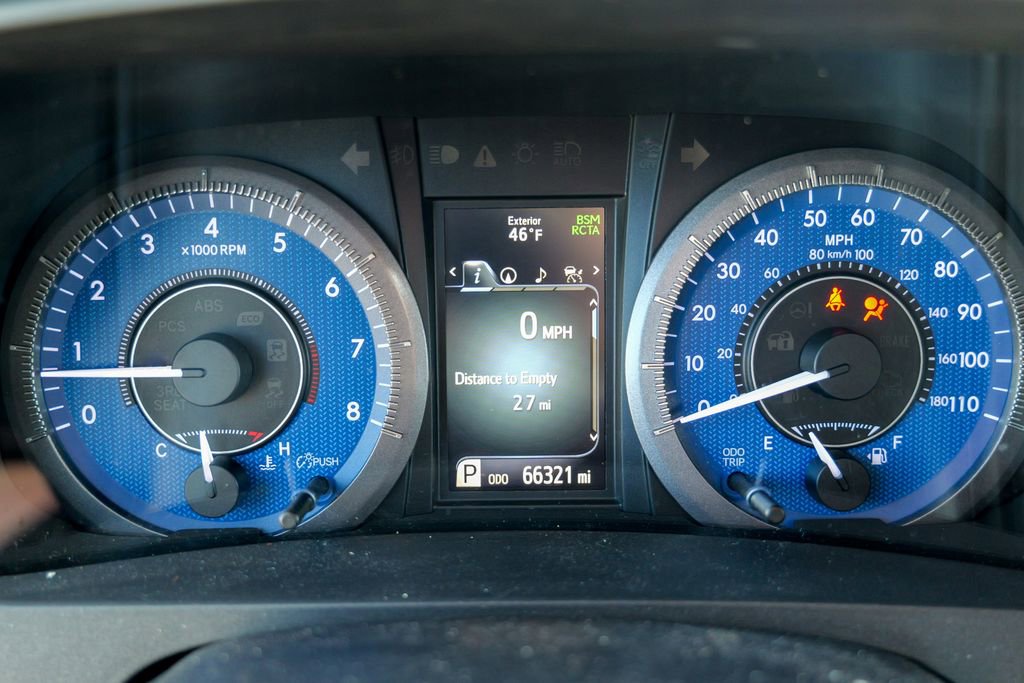 Used 2018 Toyota Sienna XLE w/ XLE Navigation Package FWD image 47