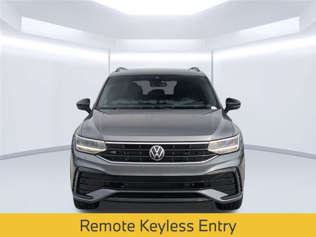 Used 2023 Volkswagen Tiguan SE R-Line FWD image 11