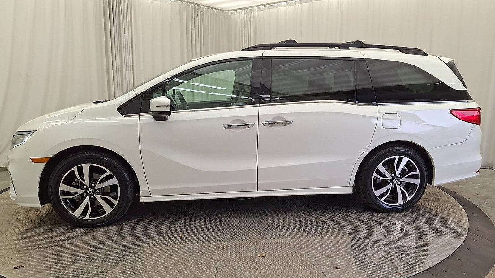 Used 2019 Honda Odyssey Elite image 8