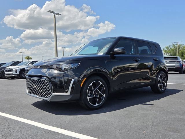 Used 2023 Kia Soul EX FWD image 2