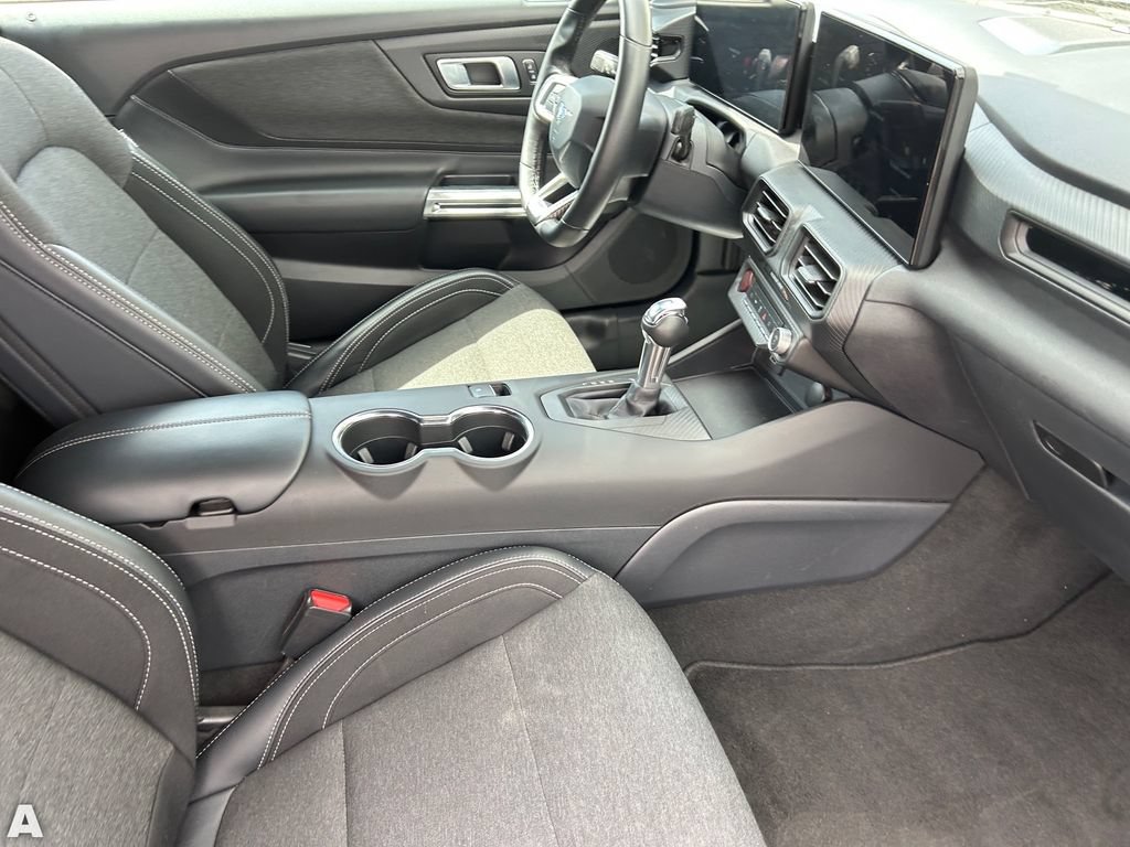 Used 2025 Ford Mustang Coupe RWD image 12