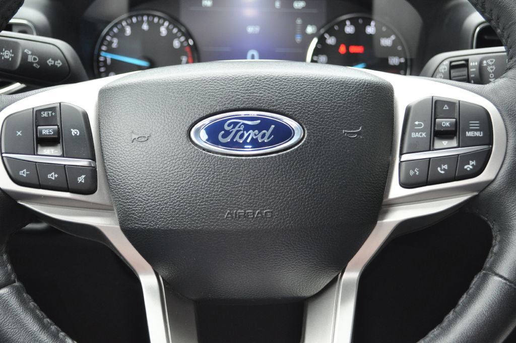 Used 2024 Ford Explorer XLT w/ Equipment Group 202A image 8