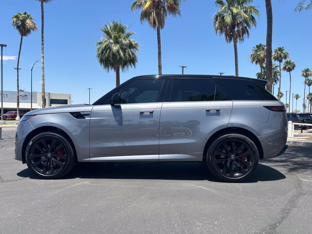 Used 2025 Land Rover Range Rover Sport Dynamic SE AWD/4WD image 3