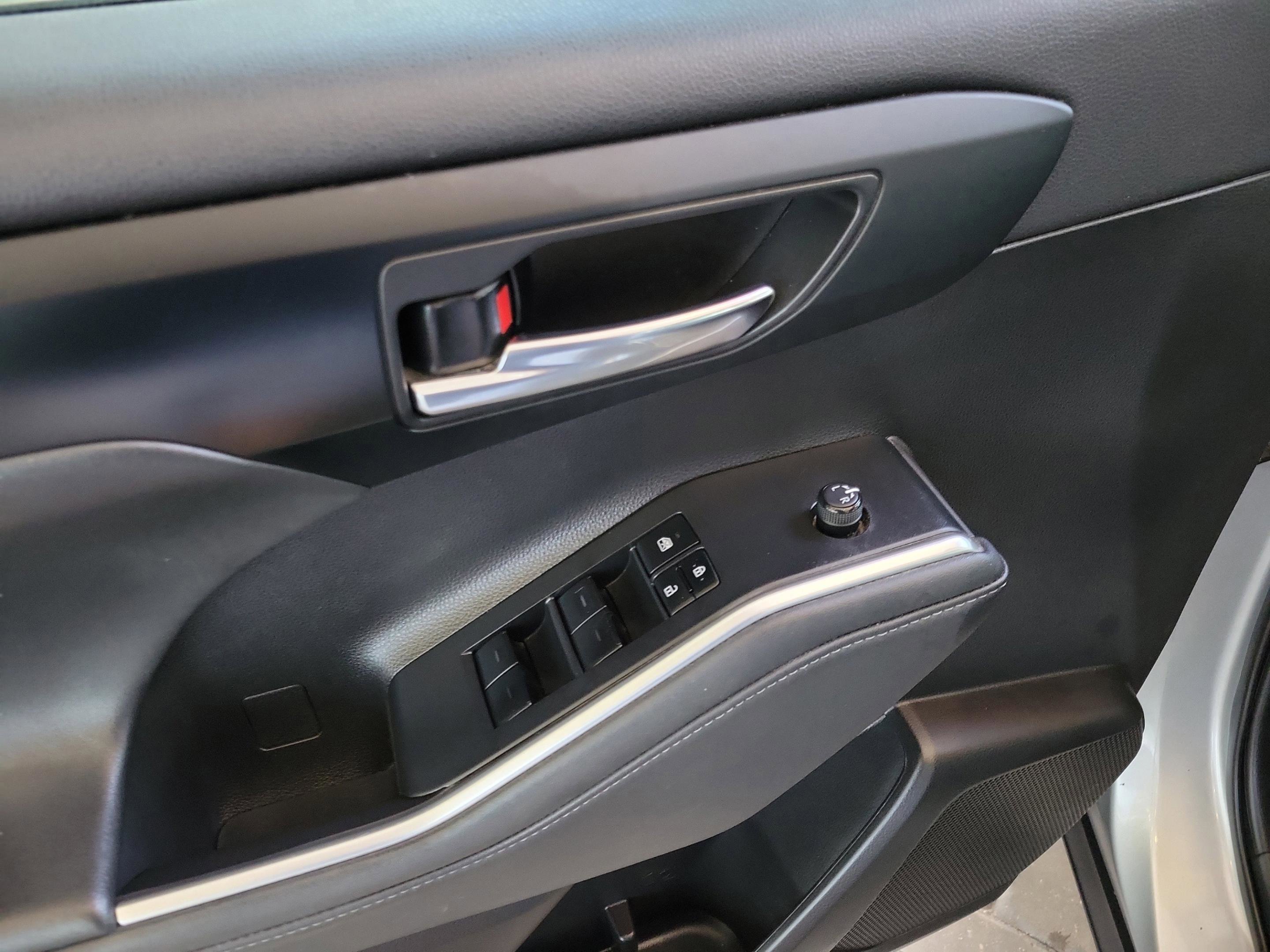 Used 2022 Toyota Highlander XLE image 11