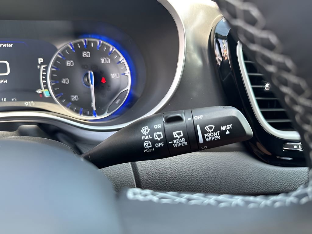 New 2026 Chrysler Voyager LX image 31