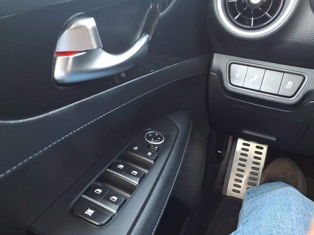 Used 2023 Kia Forte GT-Line w/ GT-Line Technology Package image 13