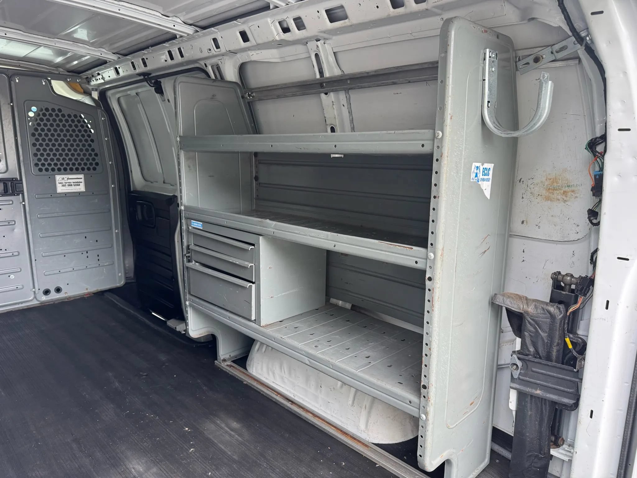 Used 2012 Chevrolet Express 2500 RWD image 19