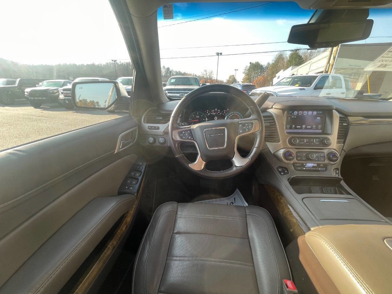 Used 2017 GMC Yukon XL Denali w/ Open Road Package image 27