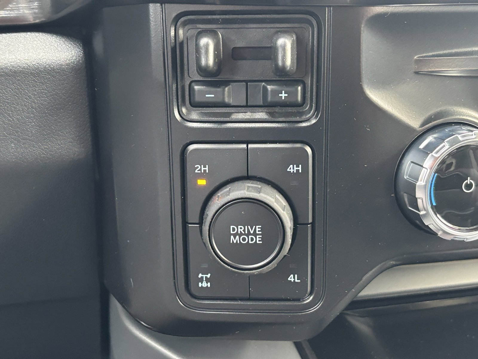 New 2026 Ford F250 Lariat image 4