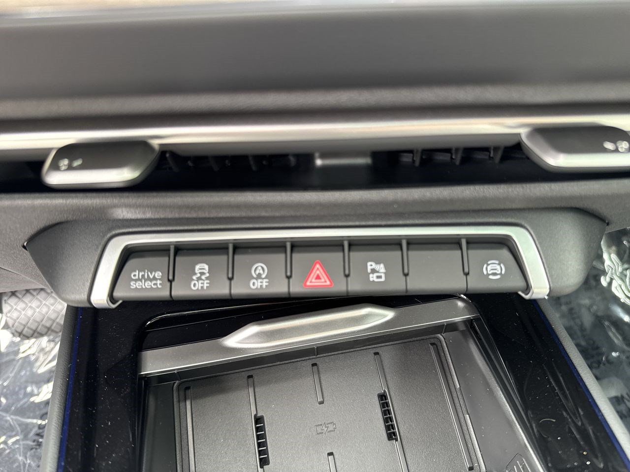 New 2026 Audi Q3 quattro 2.0T AWD/4WD image 11