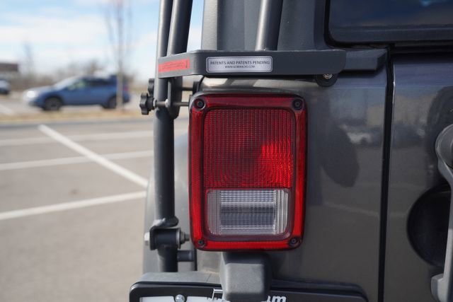 Used 2016 Jeep Wrangler Unlimited Rubicon w/ Connectivity Group image 42