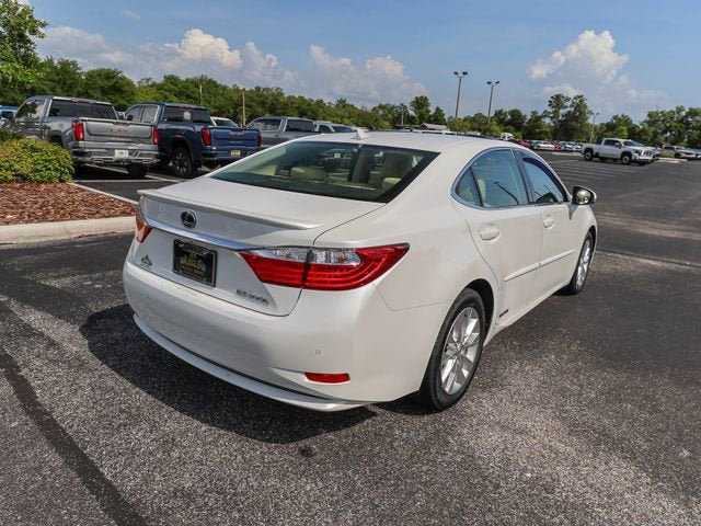 Used 2013 Lexus ES 300h FWD image 9