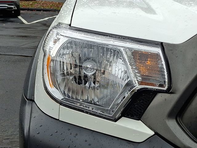 Used 2015 Toyota Tacoma 4x4 Access Cab V6 image 11