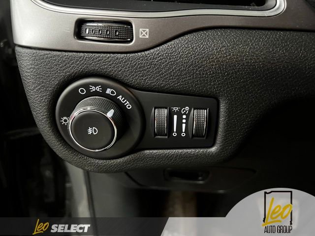 Used 2022 Jeep Cherokee Latitude Lux AWD/4WD image 17