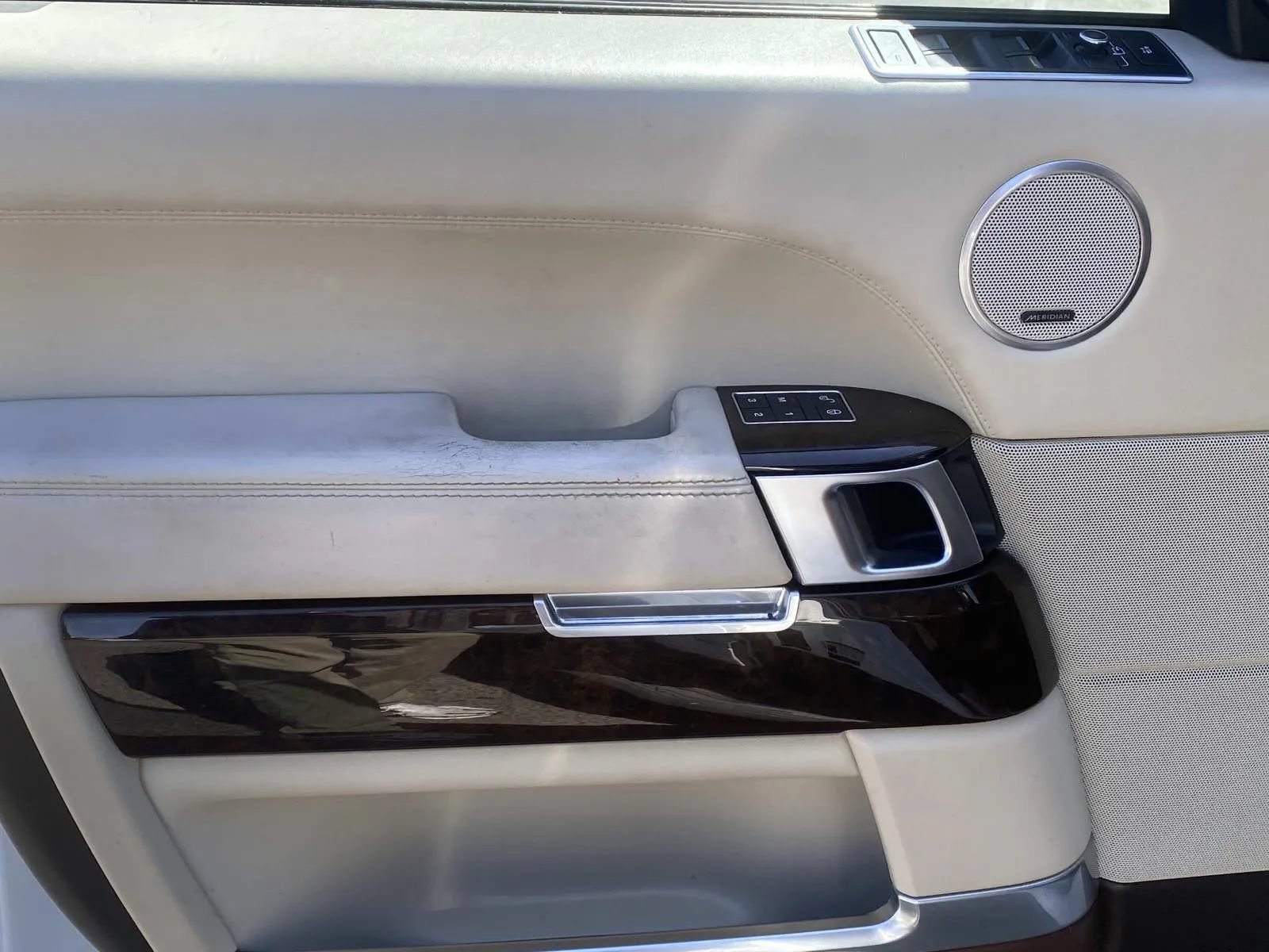 Used 2016 Land Rover Range Rover Autobiography AWD/4WD image 15